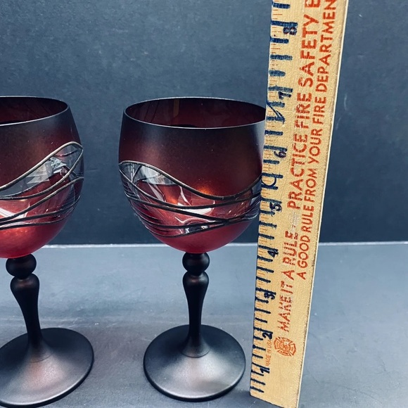 Vlasta Voboraikova LHL Praque Czech art Wine glass stemware Signed Set Of 2 - Picture 3 of 6